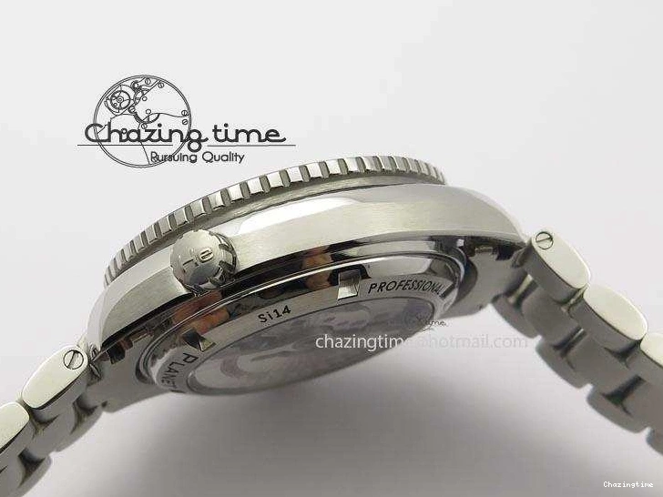 0812 Contemporary Planet Ocean SS Bp Maker 45mm Black Bezel Orange Numbers On SS Bracelet A 8217